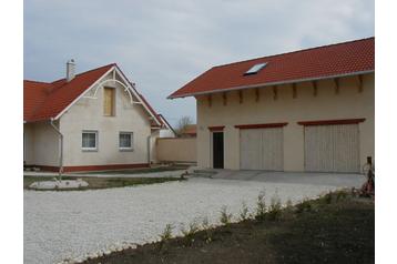 Zasebna nastanitev Lajoskomárom 2